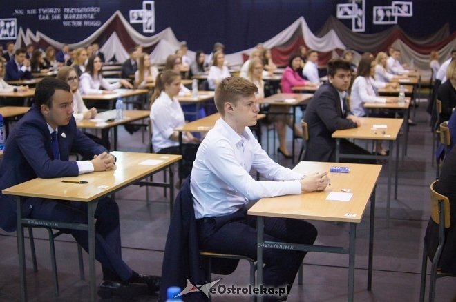 Ruszył maturalny maraton. Dziś egzamin z języka polskiego [ZDJĘCIA] - zdjęcie #17 - eOstroleka.pl