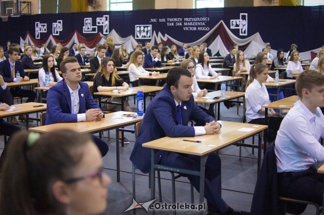 Ruszył maturalny maraton. Dziś egzamin z języka polskiego [ZDJĘCIA] - zdjęcie #16 - eOstroleka.pl