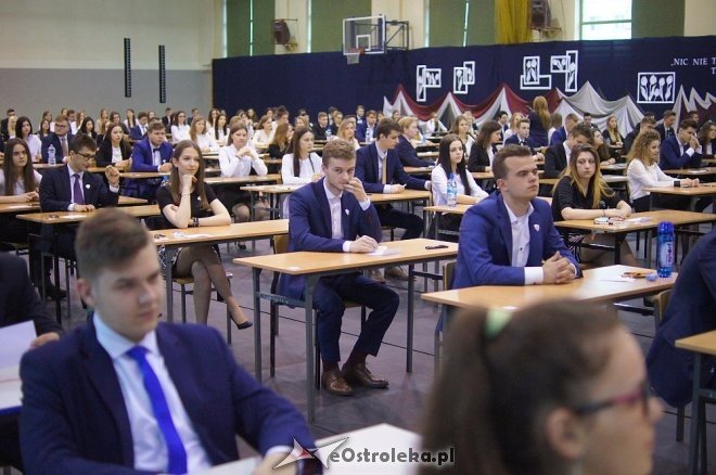 Ruszył maturalny maraton. Dziś egzamin z języka polskiego [ZDJĘCIA] - zdjęcie #15 - eOstroleka.pl