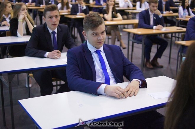 Ruszył maturalny maraton. Dziś egzamin z języka polskiego [ZDJĘCIA] - zdjęcie #14 - eOstroleka.pl