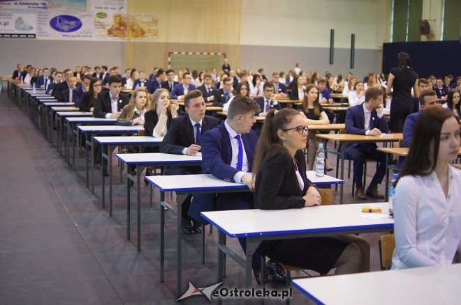 Ruszył maturalny maraton. Dziś egzamin z języka polskiego [ZDJĘCIA] - zdjęcie #10 - eOstroleka.pl