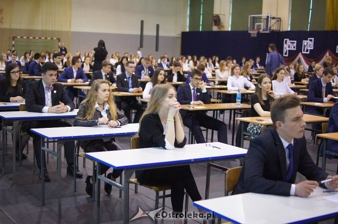 Ruszył maturalny maraton. Dziś egzamin z języka polskiego [ZDJĘCIA] - zdjęcie #8 - eOstroleka.pl