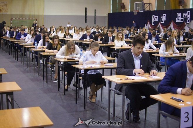 Ruszył maturalny maraton. Dziś egzamin z języka polskiego [ZDJĘCIA] - zdjęcie #1 - eOstroleka.pl