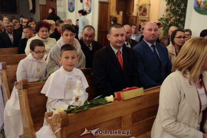 Pierwsza Komunia Święta w ostrołęckiej farze [ZDJĘCIA] - zdjęcie #32 - eOstroleka.pl