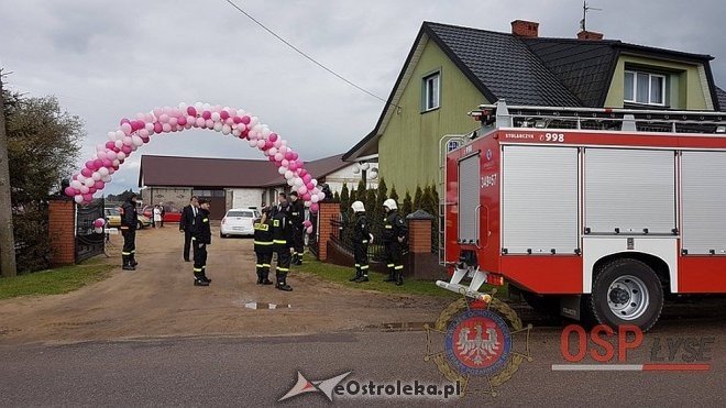 Niecodzienna oprawa podczas wesela strażaka ochotnika z Lipnik [ZDJĘCIA] - zdjęcie #5 - eOstroleka.pl