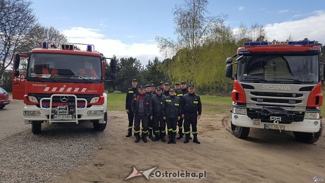 Niecodzienna oprawa podczas wesela strażaka ochotnika z Lipnik [ZDJĘCIA] - zdjęcie #10 - eOstroleka.pl