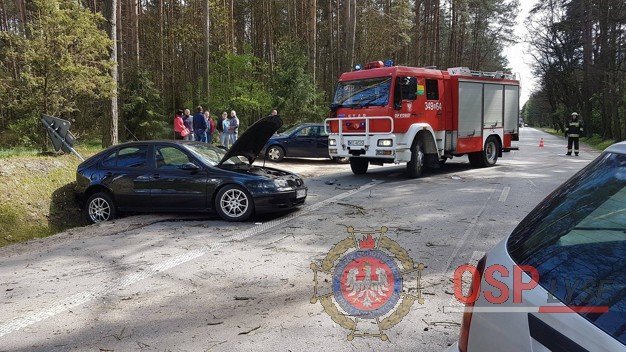 Wypadek na trasie Łyse - Kolno: Dwie osoby trafiły do szpitala [ZDJĘCIA] - zdjęcie #5 - eOstroleka.pl