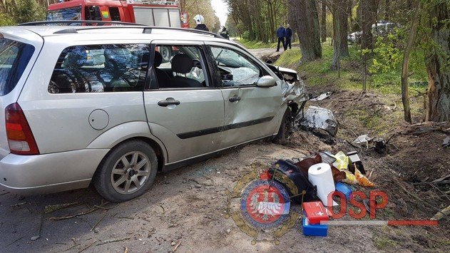 Wypadek na trasie Łyse - Kolno: Dwie osoby trafiły do szpitala [ZDJĘCIA] - zdjęcie #6 - eOstroleka.pl
