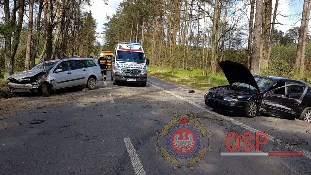 Wypadek na trasie Łyse - Kolno: Dwie osoby trafiły do szpitala [ZDJĘCIA] - zdjęcie #7 - eOstroleka.pl