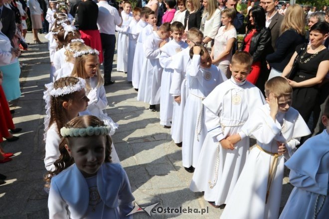 Pierwsza Komunia Święta w parafii pw. św. Wojciecha [14.05.2017] - zdjęcie #9 - eOstroleka.pl