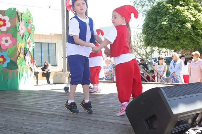 VI Przedszkolny Festiwal Tańca [19.05.2017] - zdjęcie #2 - eOstroleka.pl