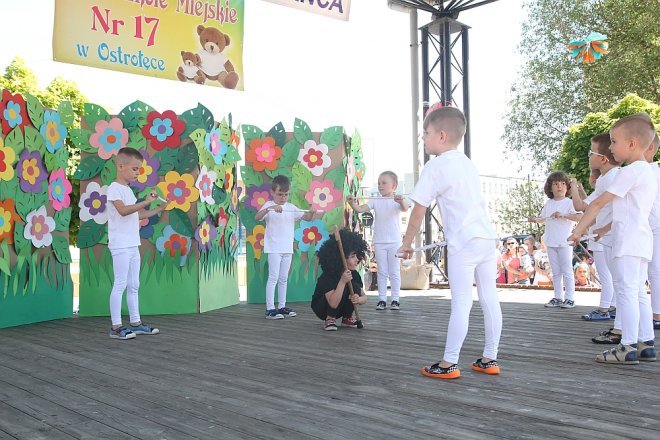 VI Przedszkolny Festiwal Tańca [19.05.2017] - zdjęcie #12 - eOstroleka.pl