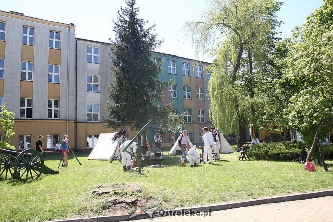 Piknik historyczny z „Czwartakami” przy I LO [ZDJĘCIA] - zdjęcie #37 - eOstroleka.pl