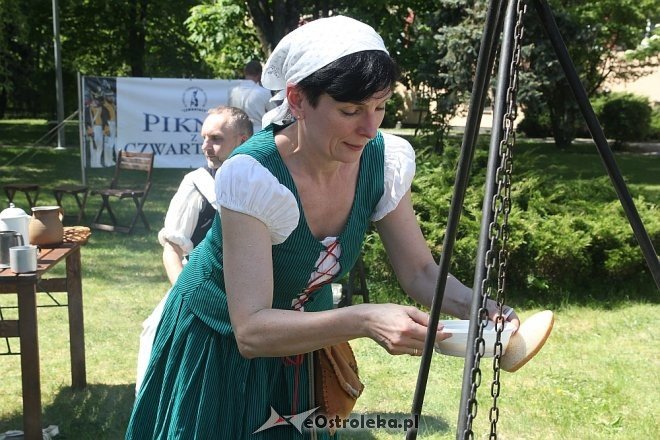 Piknik historyczny z „Czwartakami” przy I LO [ZDJĘCIA] - zdjęcie #9 - eOstroleka.pl