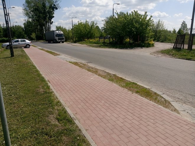 Ostrołęka: Najdłuższa ulica osiedla Stacja z nowym chodnikiem [ZDJĘCIA] - zdjęcie #10 - eOstroleka.pl