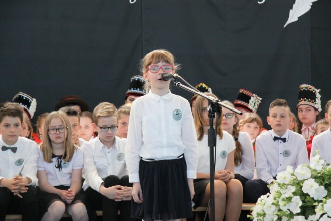 Łyse: Uroczystości szkolnego jubileuszu z udziałem Jerzego Hoffmana [ZDJĘCIA] - zdjęcie #58 - eOstroleka.pl