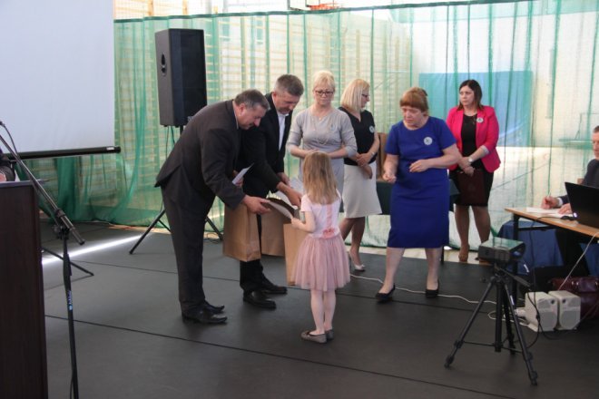 Łyse: Uroczystości szkolnego jubileuszu z udziałem Jerzego Hoffmana [ZDJĘCIA] - zdjęcie #50 - eOstroleka.pl