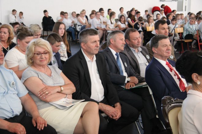 Łyse: Uroczystości szkolnego jubileuszu z udziałem Jerzego Hoffmana [ZDJĘCIA] - zdjęcie #33 - eOstroleka.pl