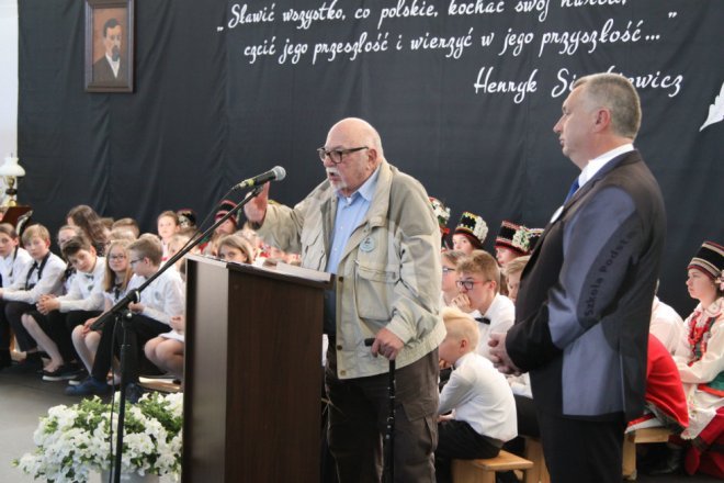 Łyse: Uroczystości szkolnego jubileuszu z udziałem Jerzego Hoffmana [ZDJĘCIA] - zdjęcie #29 - eOstroleka.pl