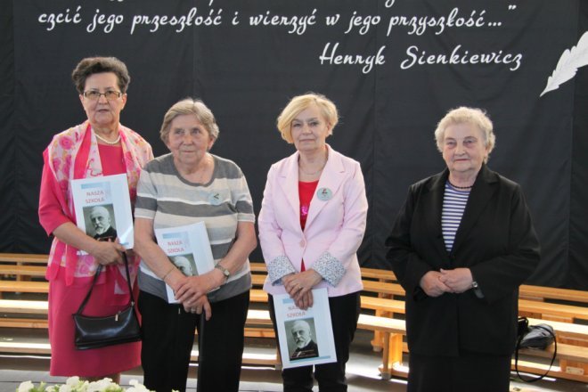 Łyse: Uroczystości szkolnego jubileuszu z udziałem Jerzego Hoffmana [ZDJĘCIA] - zdjęcie #11 - eOstroleka.pl