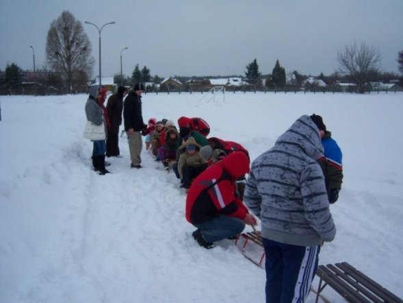 Ferie w MOSiR: Kulig dla dzieci na zakończenie ferii (12.02.2010r.)  - zdjęcie #2 - eOstroleka.pl