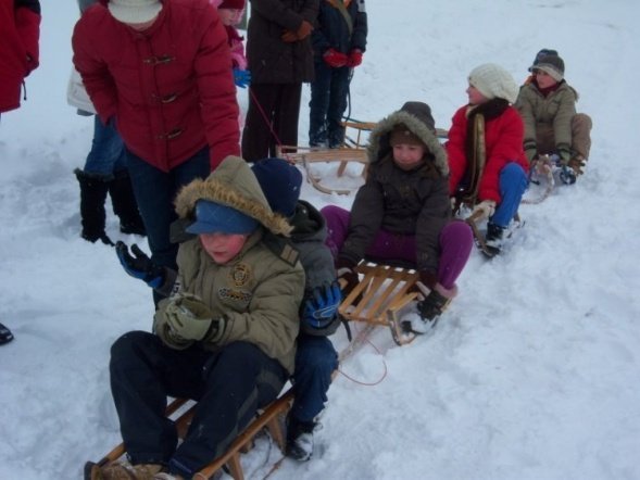 Ferie w MOSiR: Kulig dla dzieci na zakończenie ferii (12.02.2010r.)  - zdjęcie #57 - eOstroleka.pl