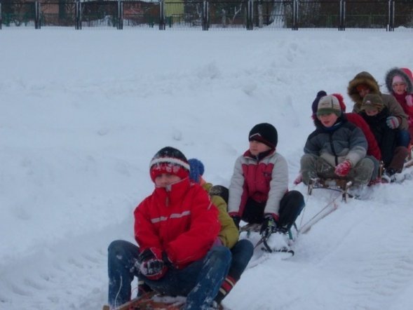 Ferie w MOSiR: Kulig dla dzieci na zakończenie ferii (12.02.2010r.)  - zdjęcie #18 - eOstroleka.pl