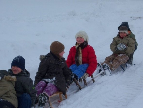 Ferie w MOSiR: Kulig dla dzieci na zakończenie ferii (12.02.2010r.)  - zdjęcie #44 - eOstroleka.pl