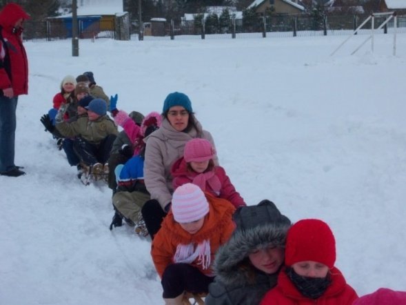 Ferie w MOSiR: Kulig dla dzieci na zakończenie ferii (12.02.2010r.)  - zdjęcie #26 - eOstroleka.pl