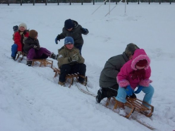 Ferie w MOSiR: Kulig dla dzieci na zakończenie ferii (12.02.2010r.)  - zdjęcie #43 - eOstroleka.pl