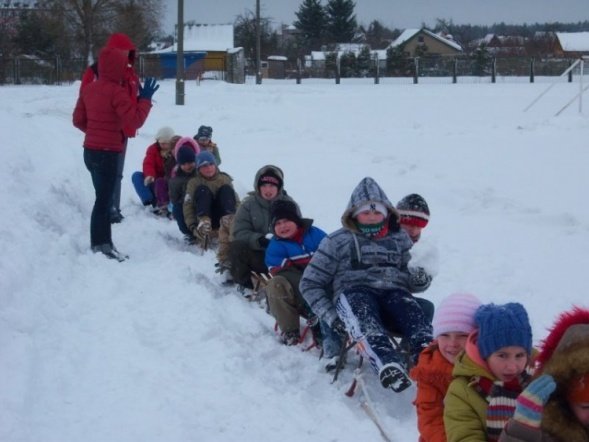 Ferie w MOSiR: Kulig dla dzieci na zakończenie ferii (12.02.2010r.)  - zdjęcie #45 - eOstroleka.pl