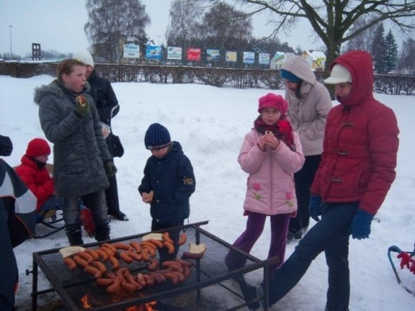 Ferie w MOSiR: Kulig dla dzieci na zakończenie ferii (12.02.2010r.)  - zdjęcie #49 - eOstroleka.pl