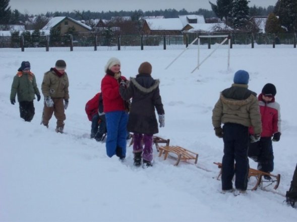 Ferie w MOSiR: Kulig dla dzieci na zakończenie ferii (12.02.2010r.)  - zdjęcie #52 - eOstroleka.pl