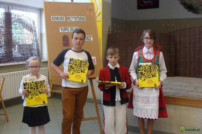Konkurs recytatorski „Kurpie Zielone w Literaturze” oficjalnie rozstrzygnięty [ZDJĘCIA] - zdjęcie #23 - eOstroleka.pl