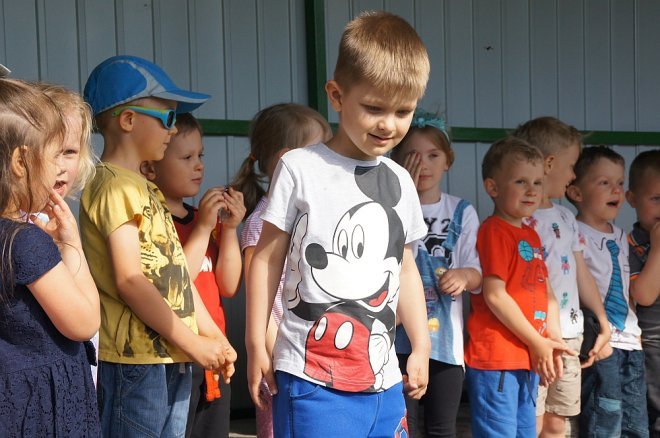 Dzień Rodziny w Przedszkolu Miejskim nr 17 Kraina Misiów [30.05.2017] - zdjęcie #37 - eOstroleka.pl