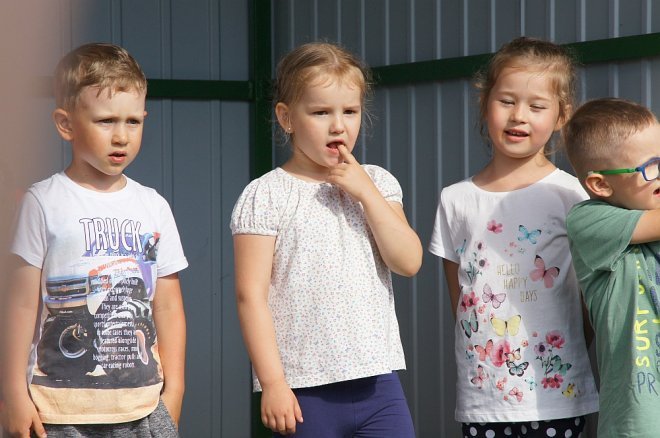Dzień Rodziny w Przedszkolu Miejskim nr 17 Kraina Misiów [30.05.2017] - zdjęcie #40 - eOstroleka.pl