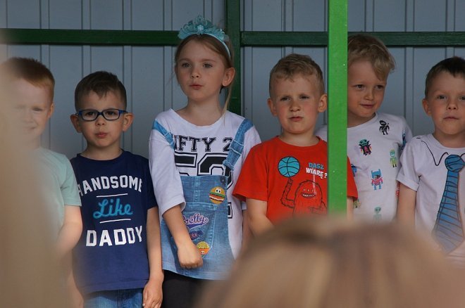 Dzień Rodziny w Przedszkolu Miejskim nr 17 Kraina Misiów [30.05.2017] - zdjęcie #77 - eOstroleka.pl