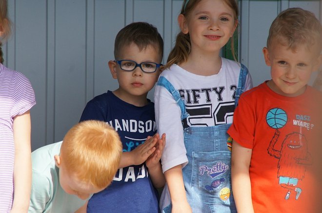 Dzień Rodziny w Przedszkolu Miejskim nr 17 Kraina Misiów [30.05.2017] - zdjęcie #72 - eOstroleka.pl