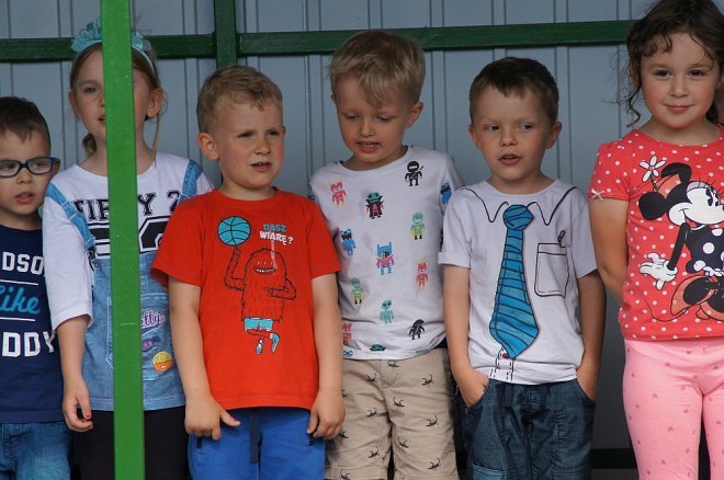 Dzień Rodziny w Przedszkolu Miejskim nr 17 Kraina Misiów [30.05.2017] - zdjęcie #69 - eOstroleka.pl