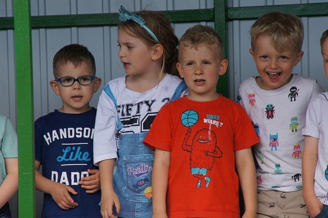 Dzień Rodziny w Przedszkolu Miejskim nr 17 Kraina Misiów [30.05.2017] - zdjęcie #55 - eOstroleka.pl