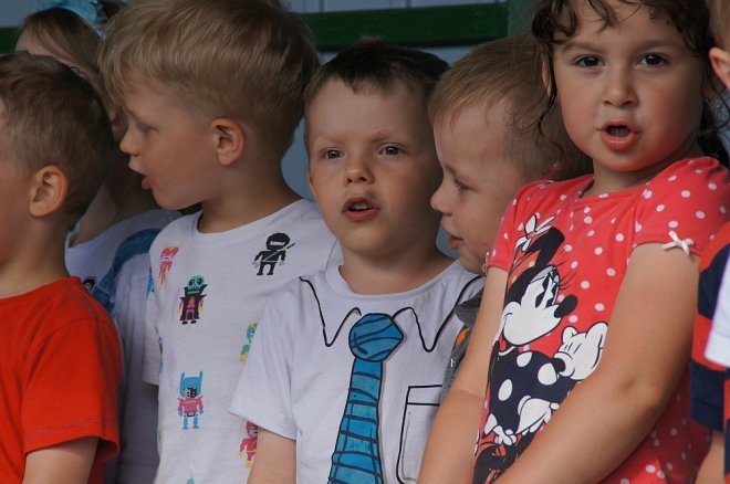 Dzień Rodziny w Przedszkolu Miejskim nr 17 Kraina Misiów [30.05.2017] - zdjęcie #37 - eOstroleka.pl