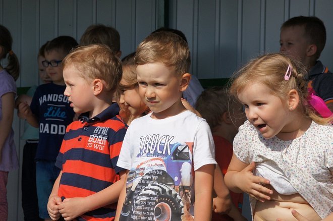 Dzień Rodziny w Przedszkolu Miejskim nr 17 Kraina Misiów [30.05.2017] - zdjęcie #17 - eOstroleka.pl