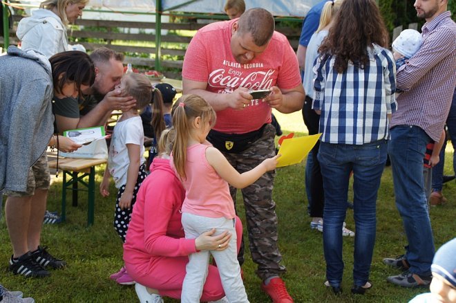 Dzień Rodziny w Przedszkolu Miejskim nr 17 Kraina Misiów [30.05.2017] - zdjęcie #4 - eOstroleka.pl
