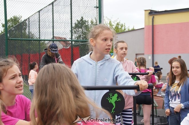 Festyn rodzinny z okazji Dnia Dziecka w Szkole Podstawowej nr 6 w Ostrołęce [01.06.2017] - zdjęcie #15 - eOstroleka.pl