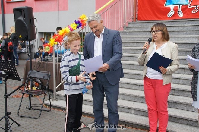 Festyn rodzinny z okazji Dnia Dziecka w Szkole Podstawowej nr 6 w Ostrołęce [01.06.2017] - zdjęcie #36 - eOstroleka.pl