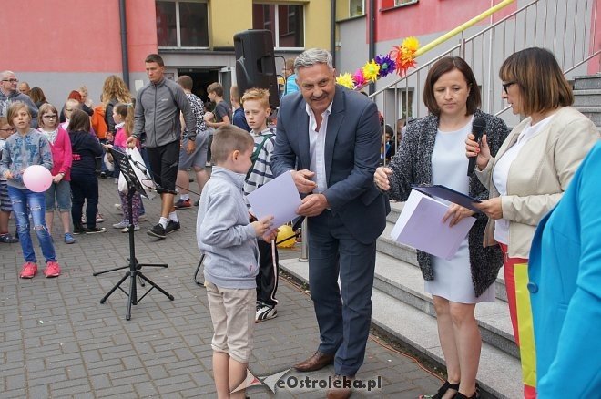 Festyn rodzinny z okazji Dnia Dziecka w Szkole Podstawowej nr 6 w Ostrołęce [01.06.2017] - zdjęcie #32 - eOstroleka.pl