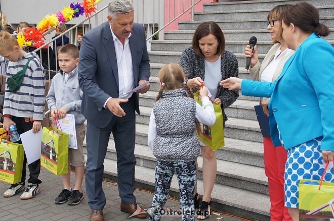 Festyn rodzinny z okazji Dnia Dziecka w Szkole Podstawowej nr 6 w Ostrołęce [01.06.2017] - zdjęcie #27 - eOstroleka.pl