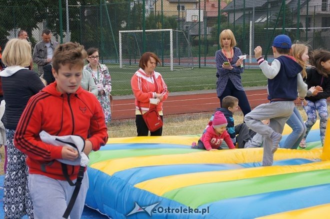 Festyn rodzinny z okazji Dnia Dziecka w Szkole Podstawowej nr 6 w Ostrołęce [01.06.2017] - zdjęcie #74 - eOstroleka.pl