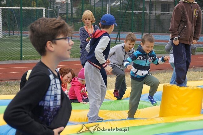 Festyn rodzinny z okazji Dnia Dziecka w Szkole Podstawowej nr 6 w Ostrołęce [01.06.2017] - zdjęcie #6 - eOstroleka.pl
