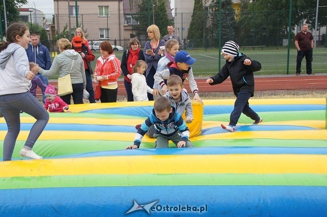 Festyn rodzinny z okazji Dnia Dziecka w Szkole Podstawowej nr 6 w Ostrołęce [01.06.2017] - zdjęcie #2 - eOstroleka.pl
